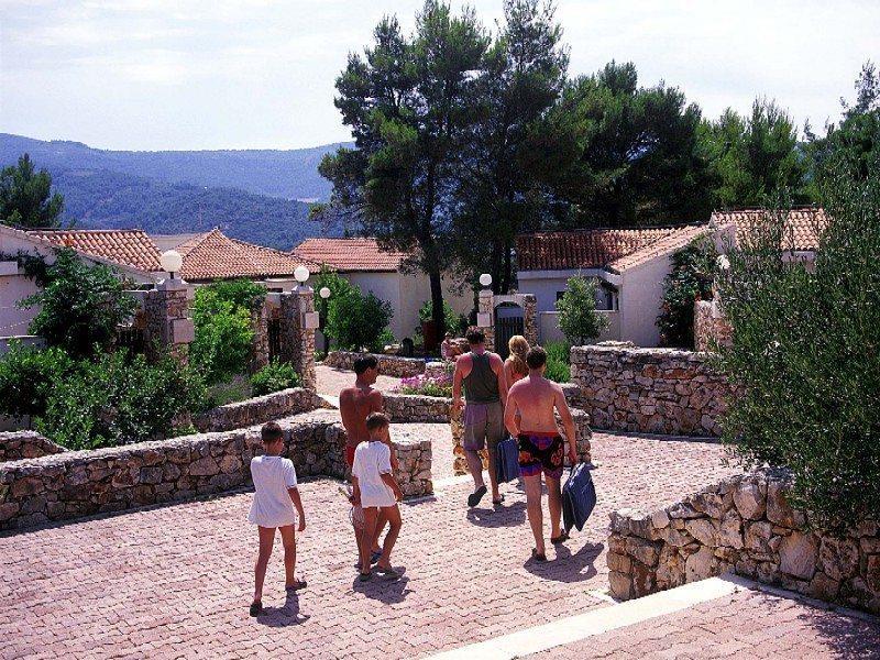 Trim Sunny Apartments By Valamar Stari Grad  Esterno foto