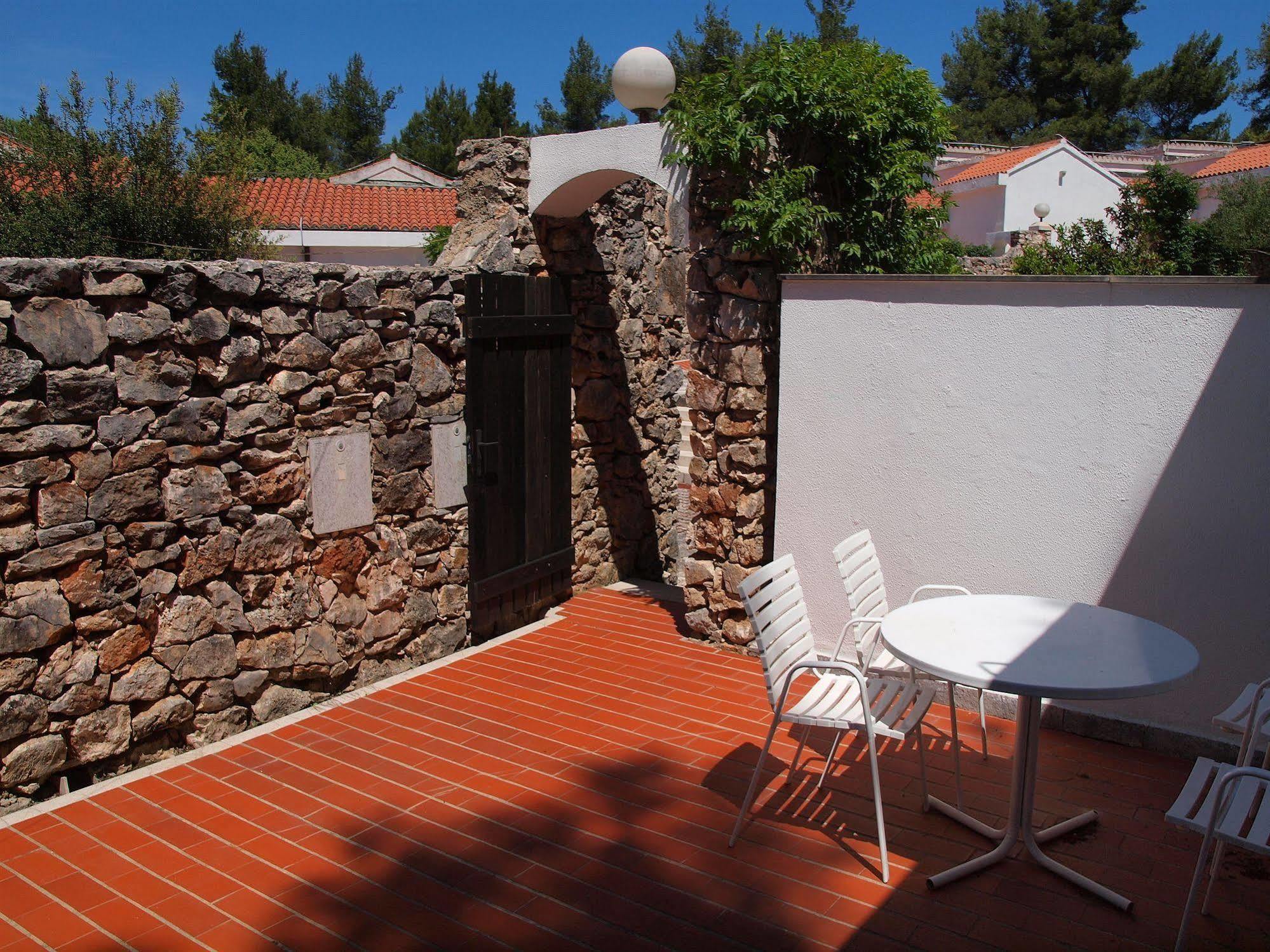 Trim Sunny Apartments By Valamar Stari Grad  Esterno foto