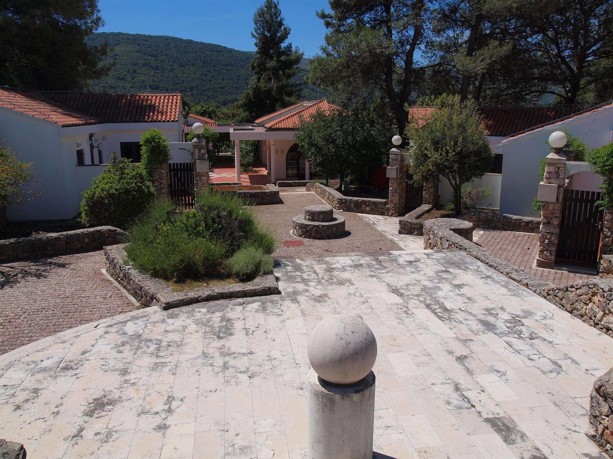 Trim Sunny Apartments By Valamar Stari Grad  Esterno foto